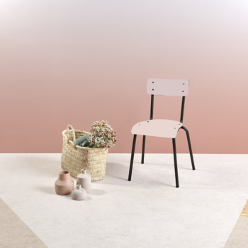 Chaise Suzie rose poudré, pieds noirs